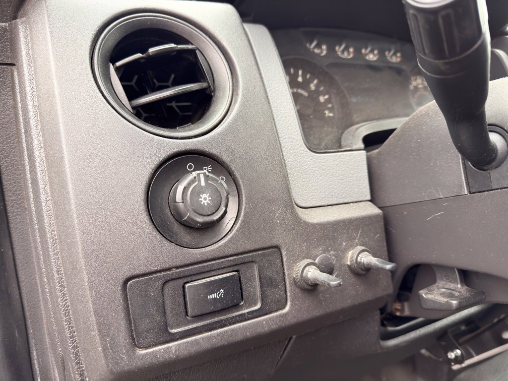 Used 2011 Ford F150 XL w/ Communications Pkg image 23