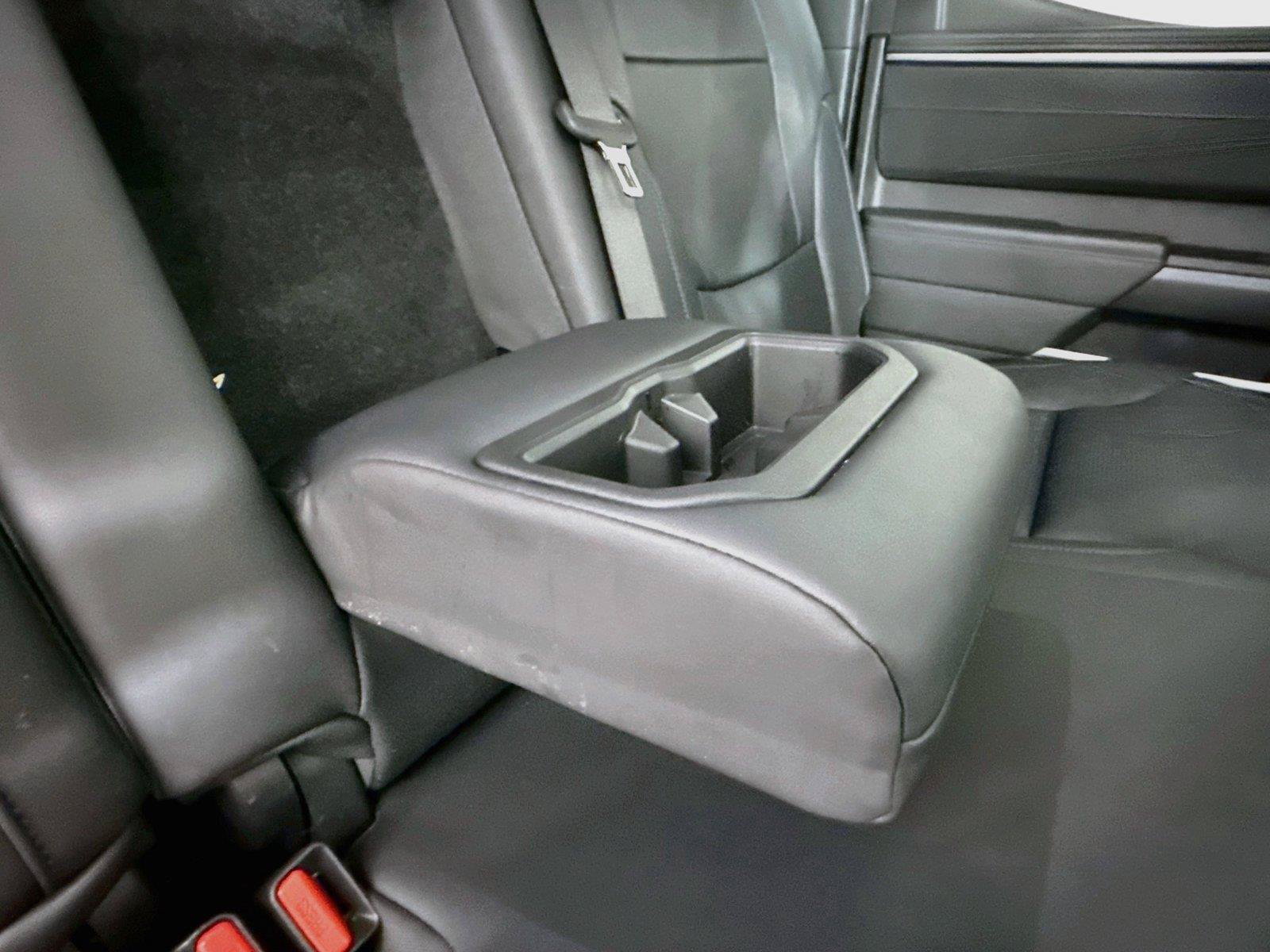 Used 2024 Toyota Tundra Platinum AWD/4WD image 40