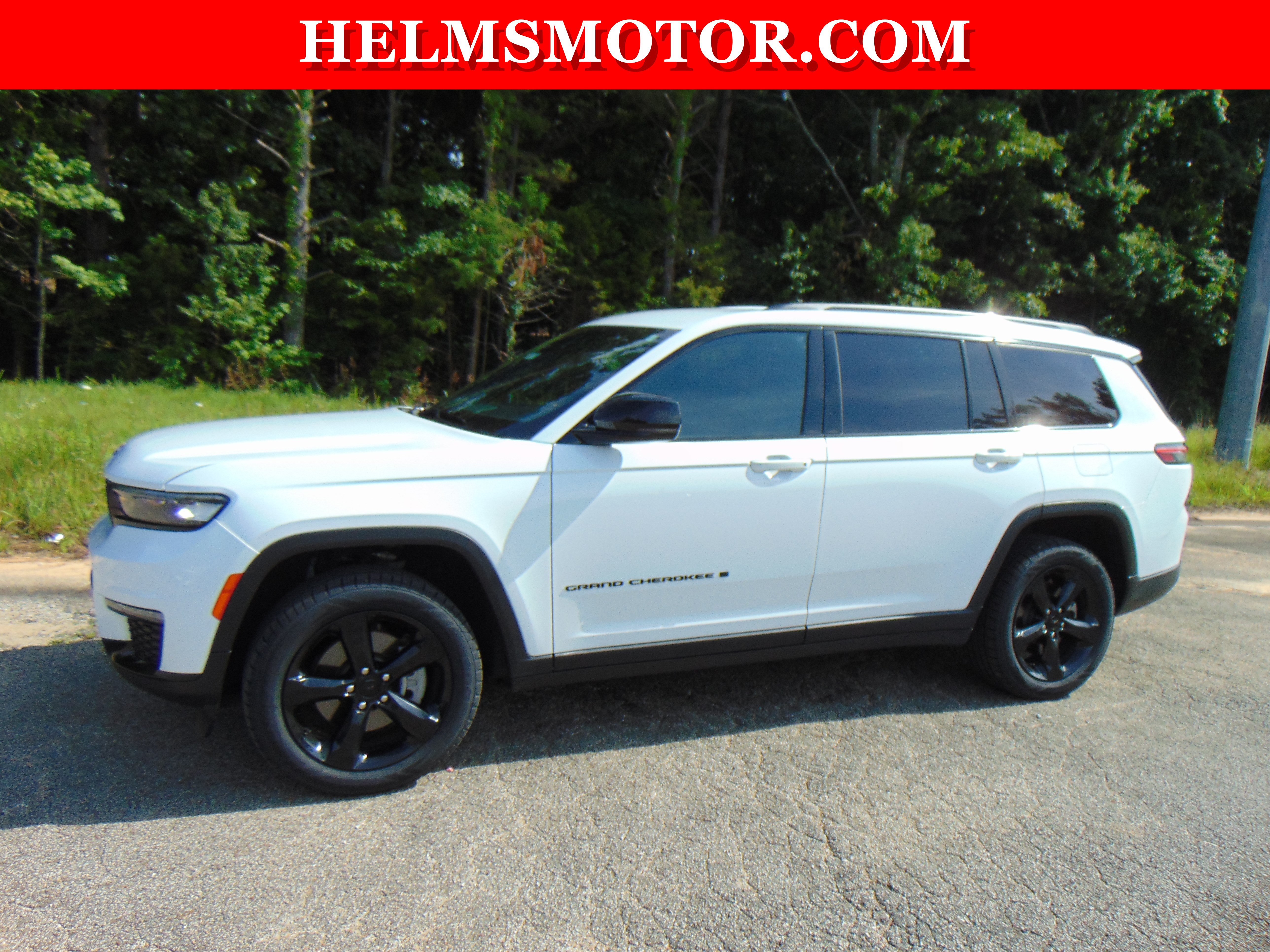 Used 2024 Jeep Grand Cherokee L Limited w/ Black Appearance Package AWD/4WD image 5