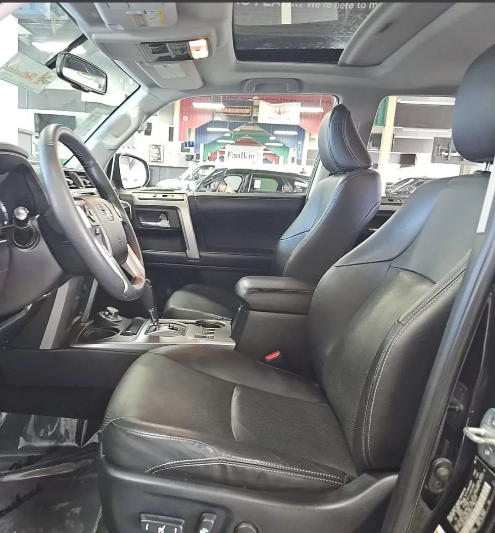 Used 2017 Toyota 4Runner Limited AWD/4WD image 7