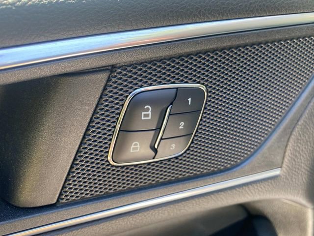 Used 2017 Ford Edge Titanium w/ Equipment Group 301A FWD image 14