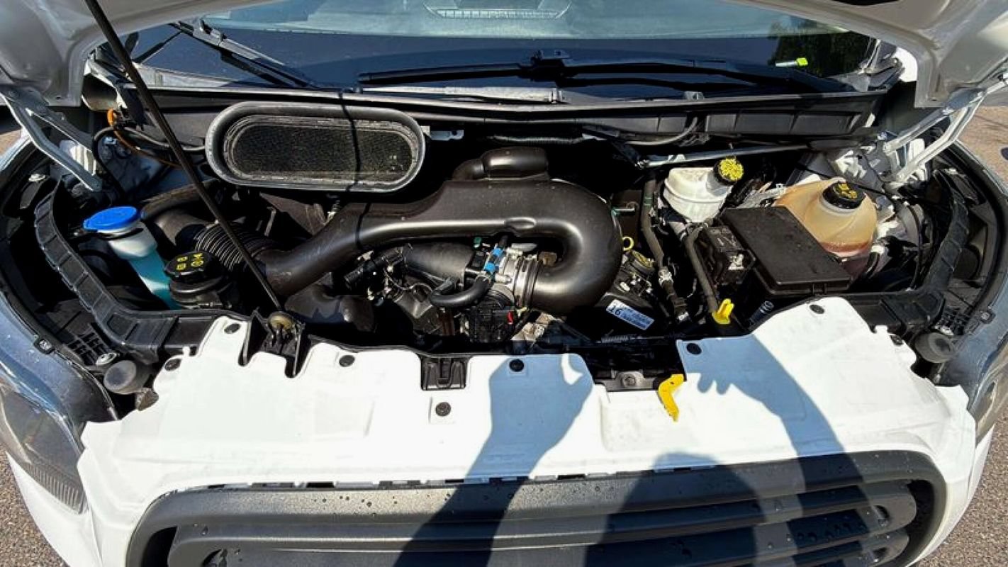 Used 2018 Ford Transit 250 138 RWD image 14