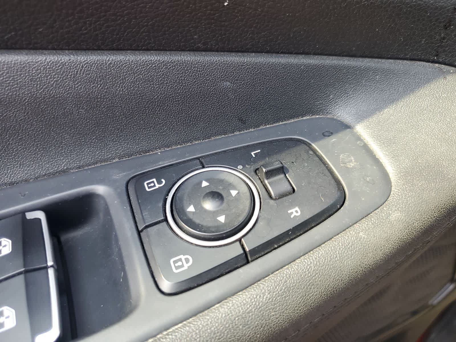Used 2023 Hyundai Santa Fe SEL FWD image 19