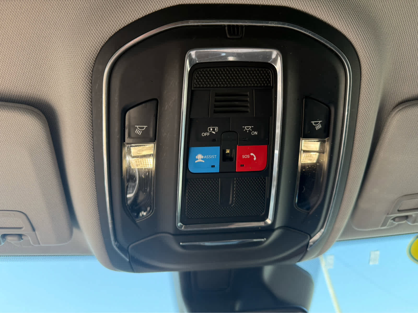 Used 2022 Jeep Grand Cherokee L Laredo w/ Luxury Tech Group I image 15