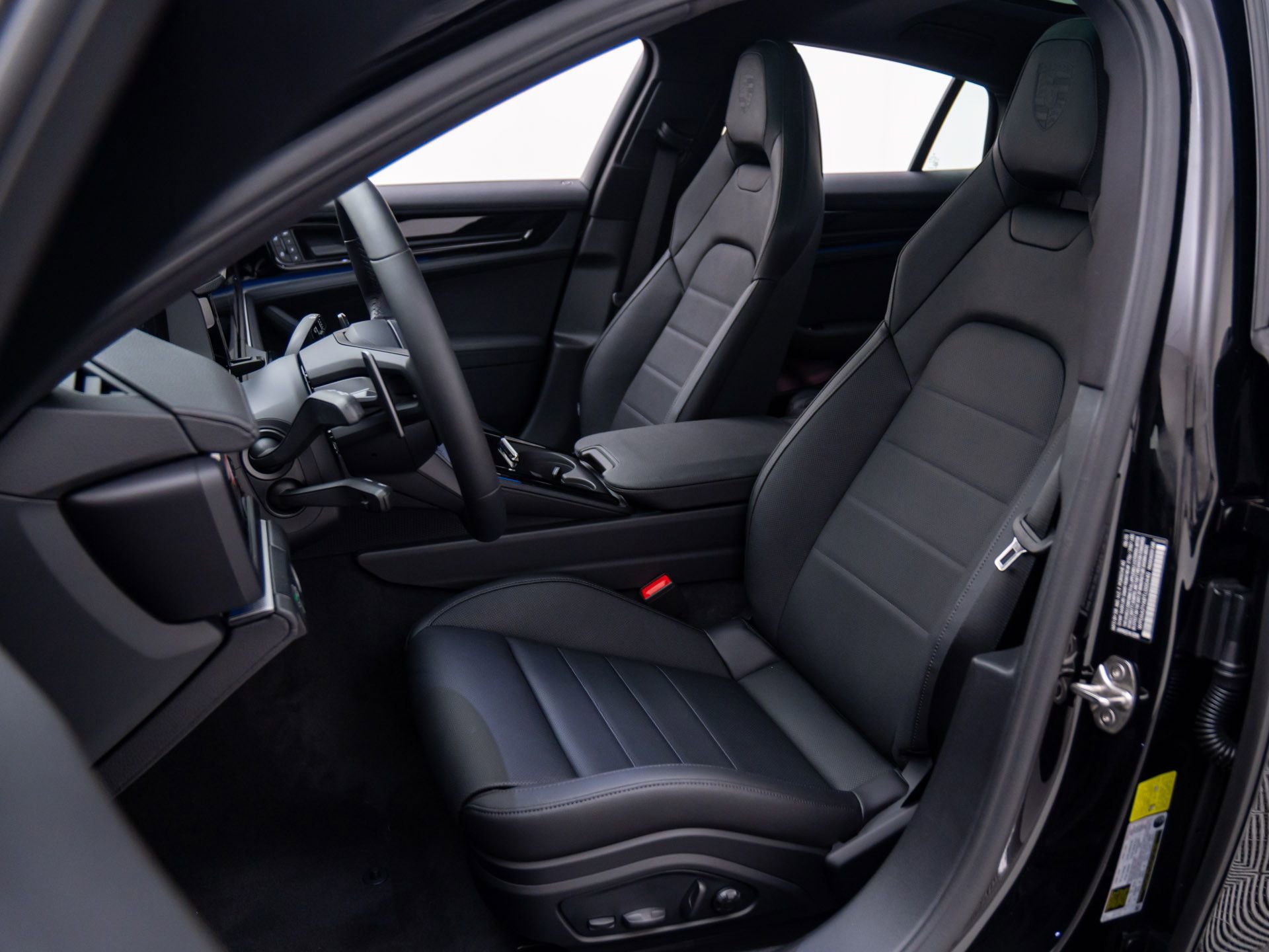 New 2026 Porsche Panamera 4 image 5