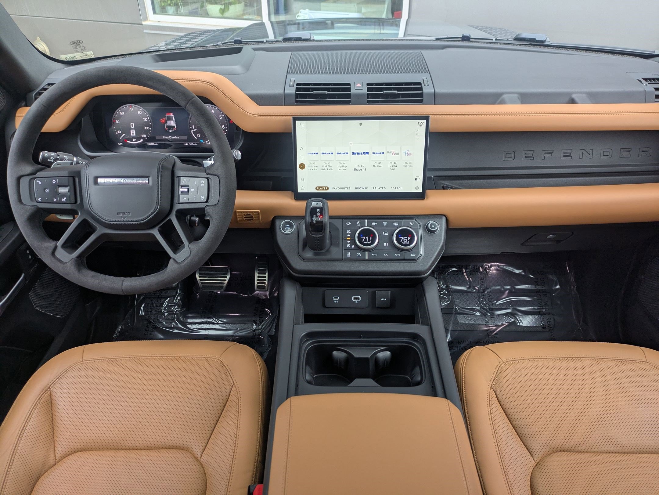 Certified 2023 Land Rover Defender 110 image 25