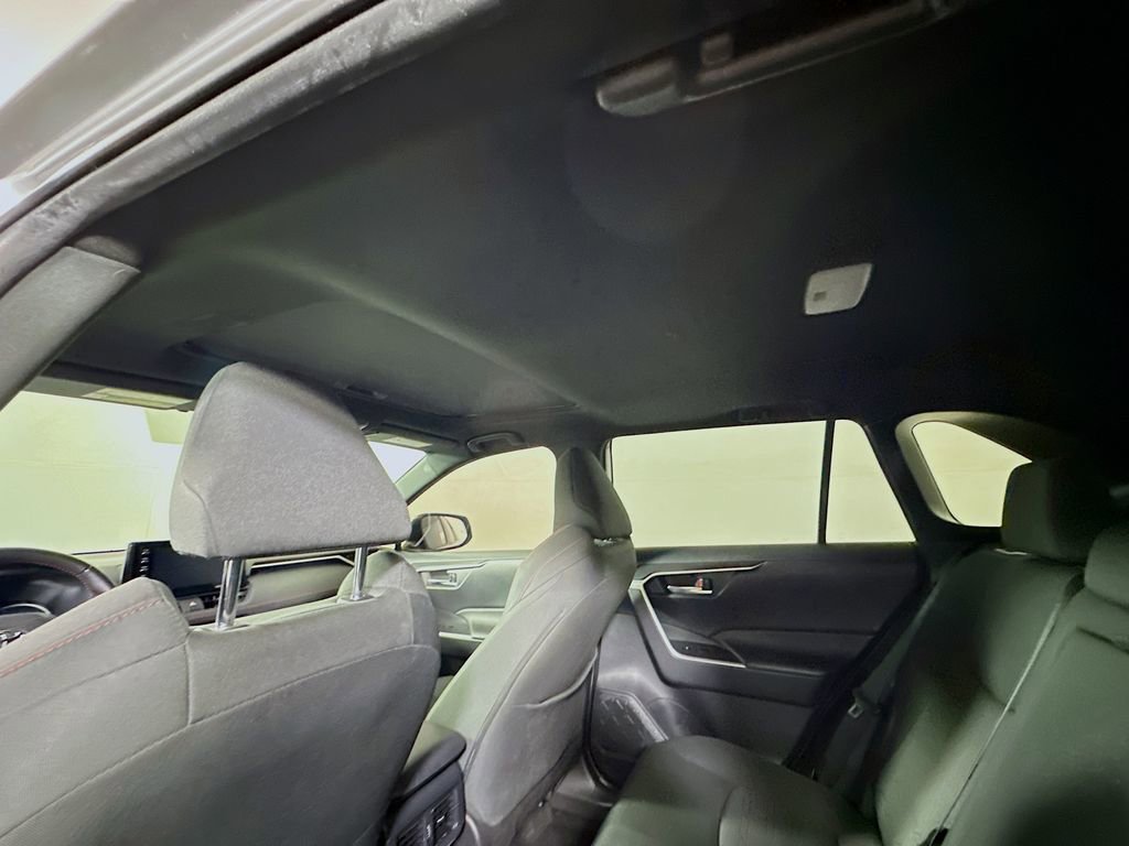 Used 2022 Toyota RAV4 SE w/ Weather & Moonroof Package image 12