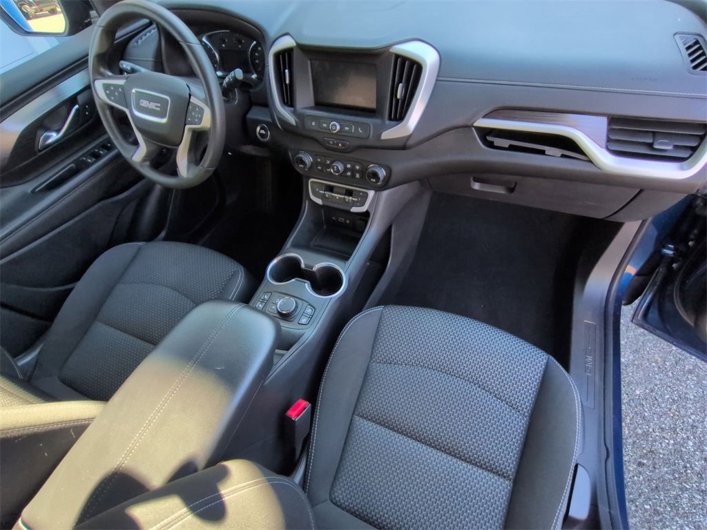 Used 2023 GMC Terrain SLE w/ Driver Convenience Package image 28