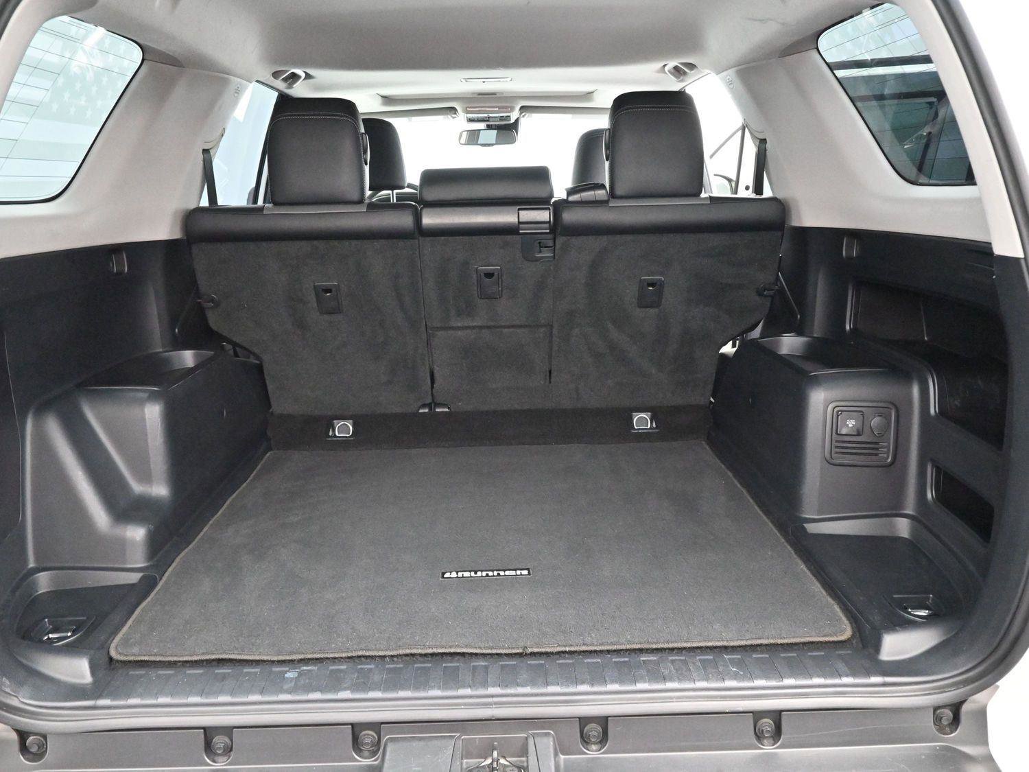 Used 2023 Toyota 4Runner SR5 Premium w/ Moonroof Package image 10