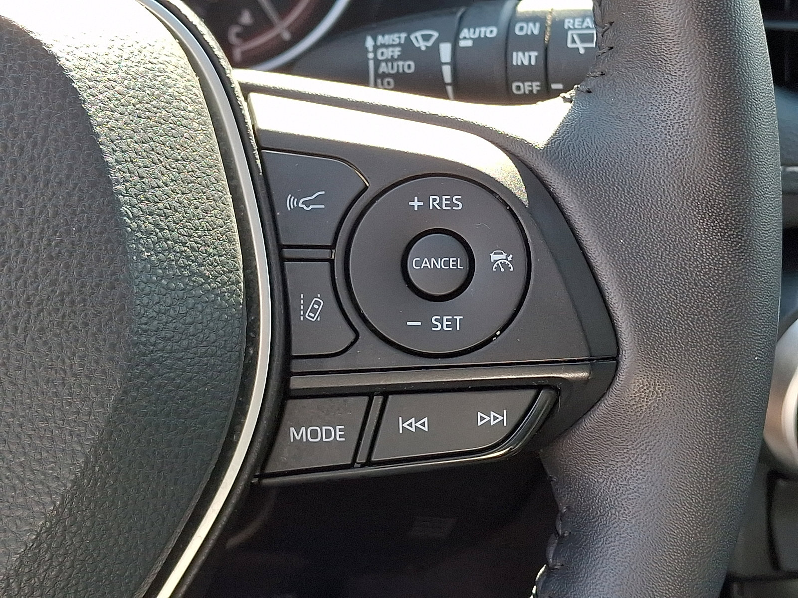 Used 2023 Toyota RAV4 XLE Premium AWD/4WD image 22
