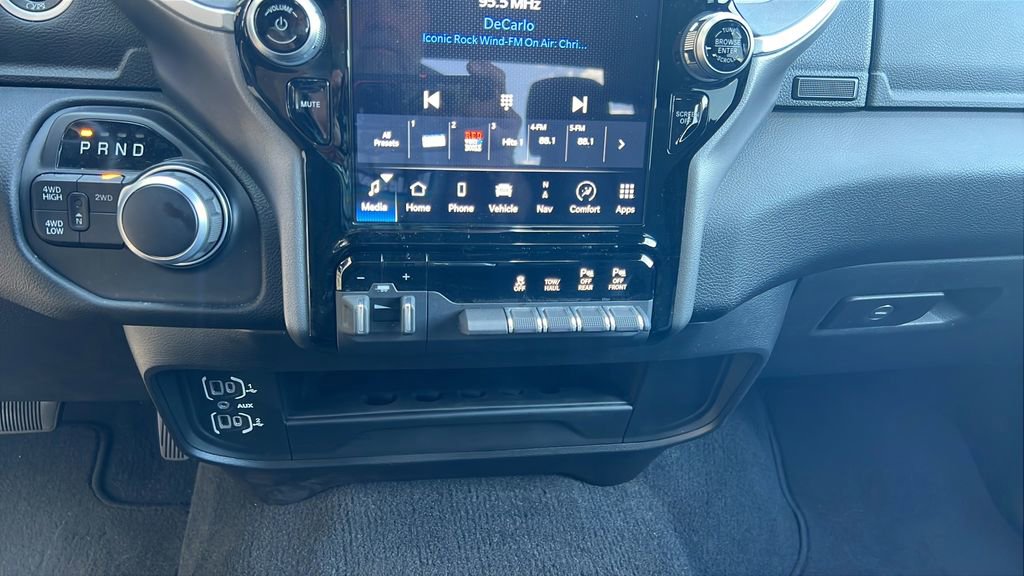 Used 2024 RAM 2500 Big Horn w/ Sport Appearance Package image 24