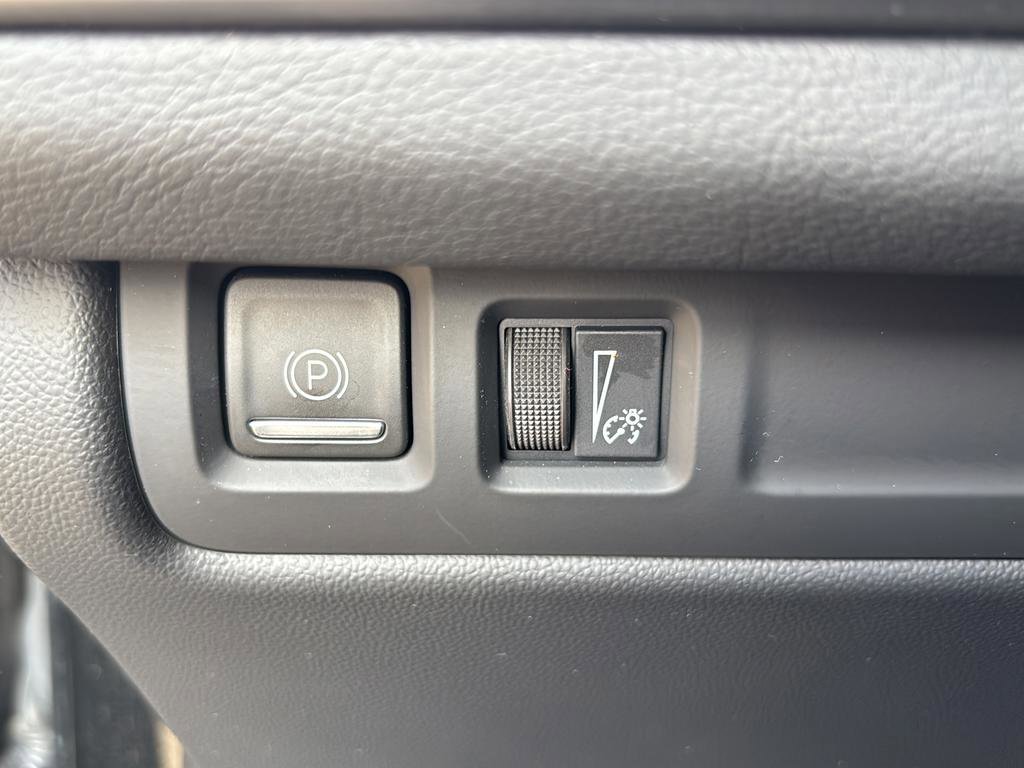 Used 2024 Cadillac XT4 Premium Luxury image 46