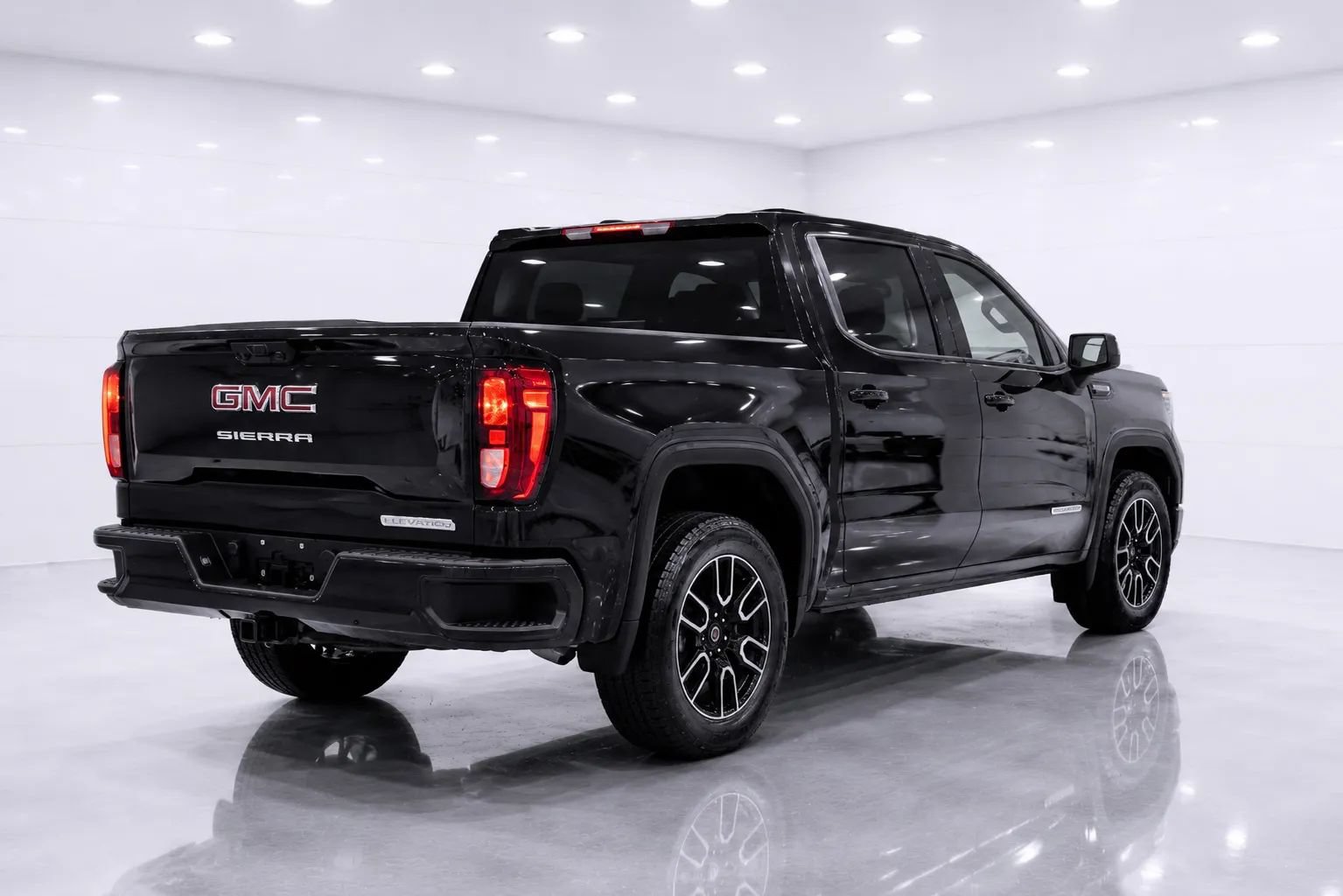 Used 2024 GMC Sierra 1500 Elevation AWD/4WD image 5