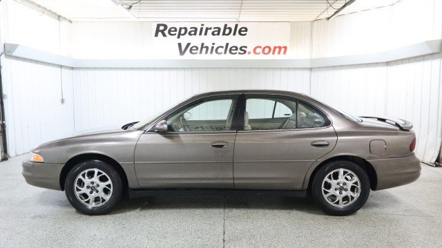 Used 2002 Oldsmobile Intrigue GL w/ Sun & Sound Pkg FWD image 1