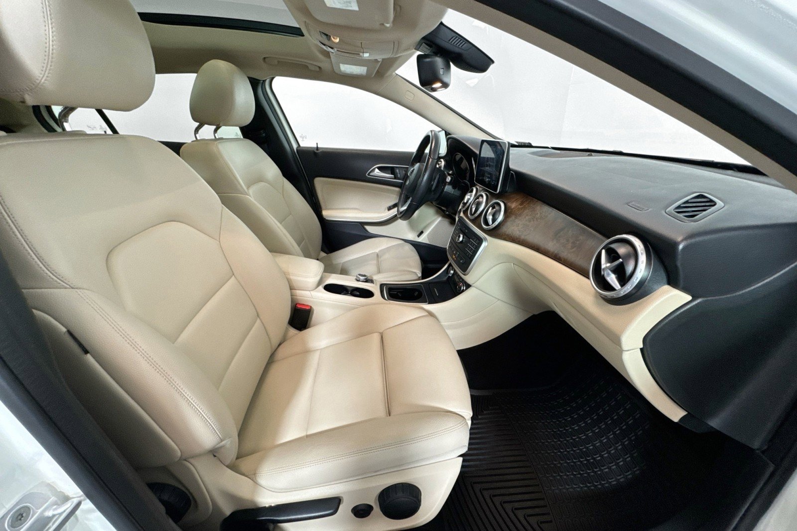 Used 2016 Mercedes-Benz GLA 250 GLA 250 image 27