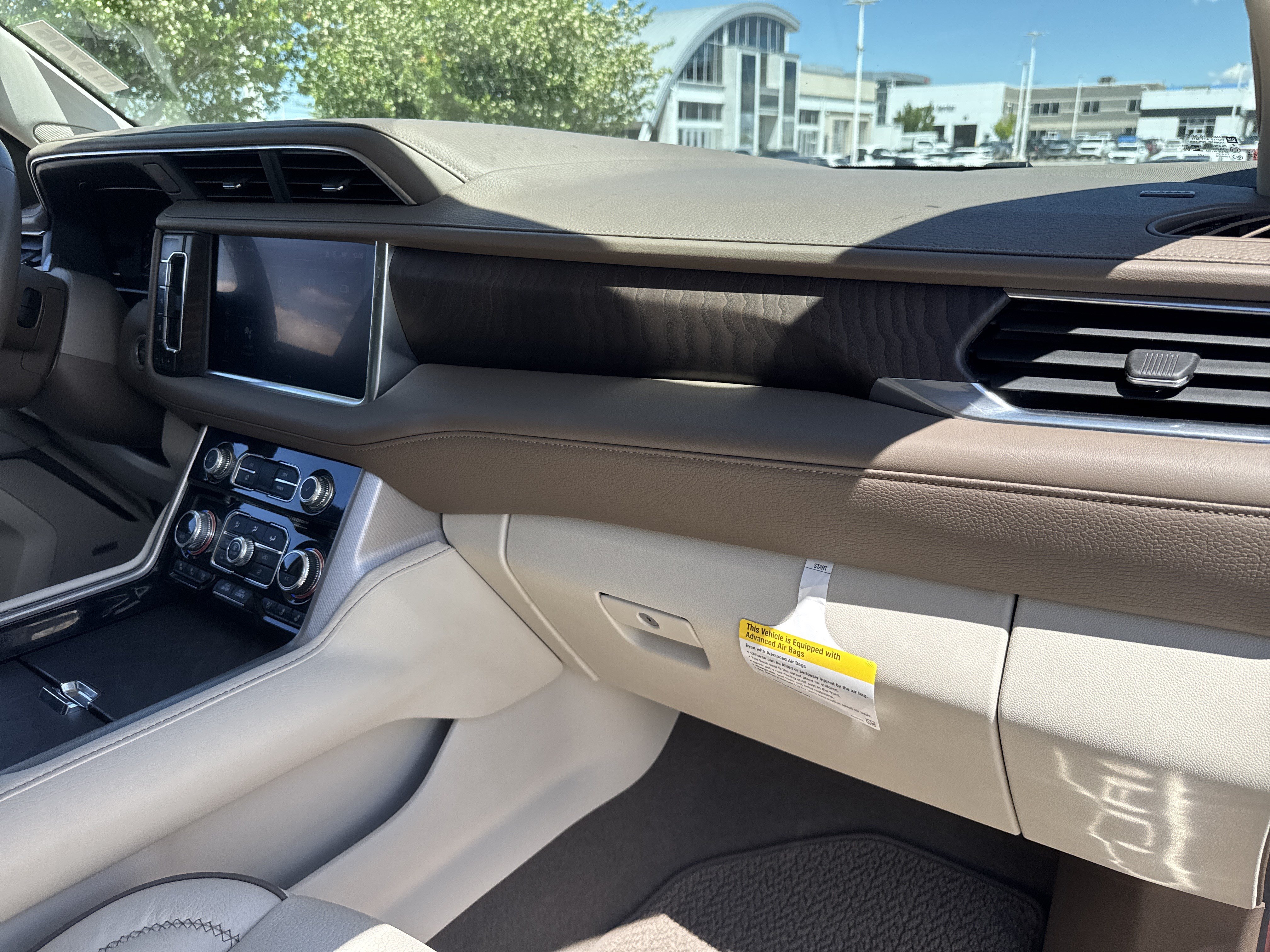 Certified 2024 GMC Yukon XL Denali w/ Advanced Technology Package AWD/4WD image 22