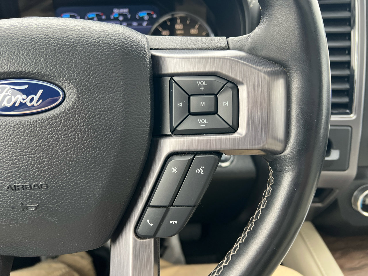 Used 2020 Ford Expedition Platinum image 25