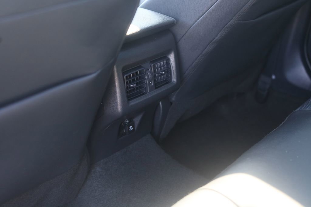 Used 2025 Toyota Camry XSE AWD/4WD image 29