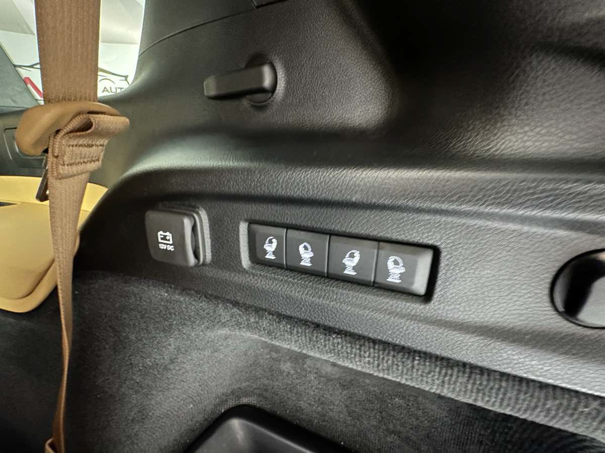 Used 2021 Jeep Grand Cherokee L Summit AWD/4WD image 32