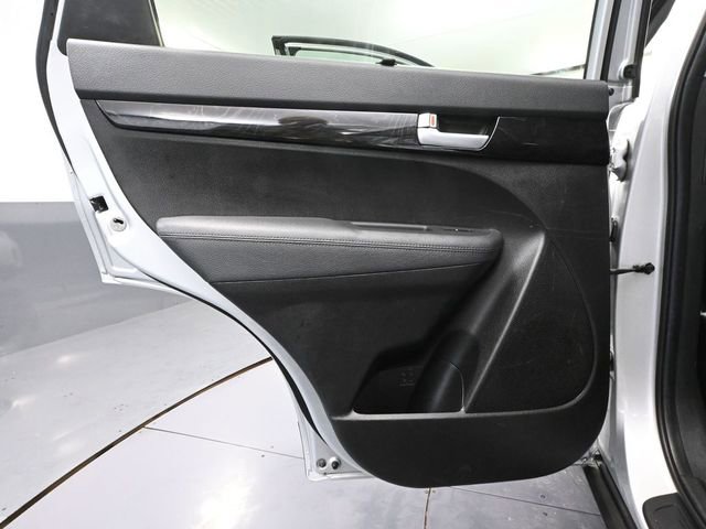 Used 2015 Kia Sorento LX image 34