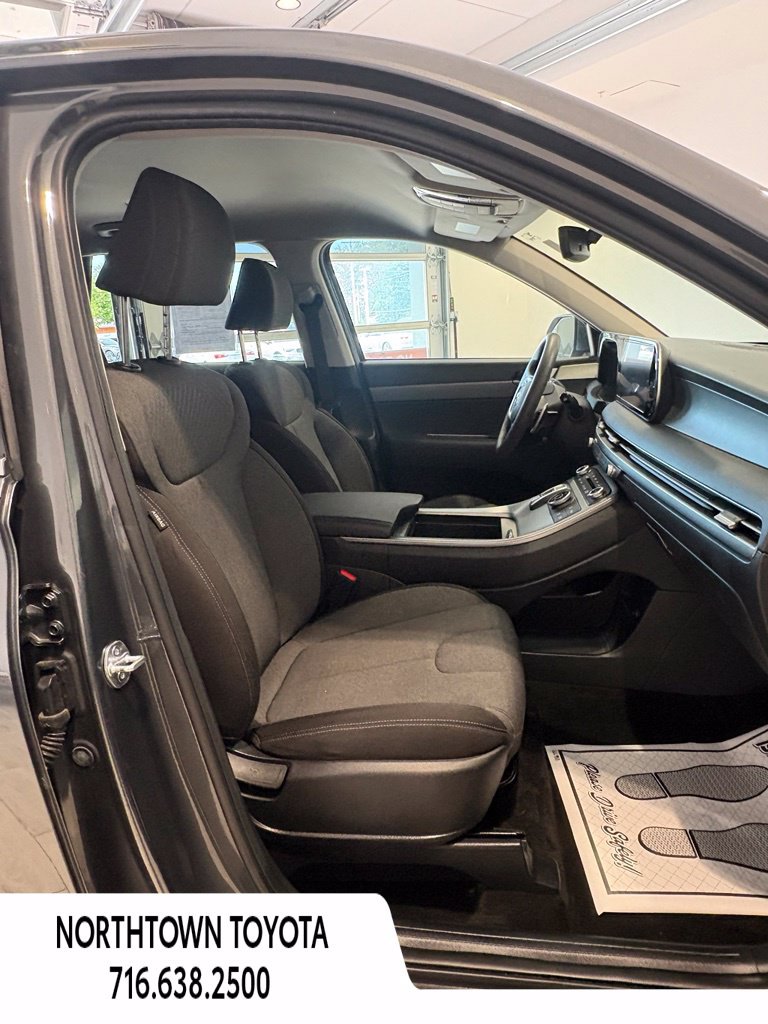 Used 2023 Hyundai Palisade SE AWD/4WD image 16