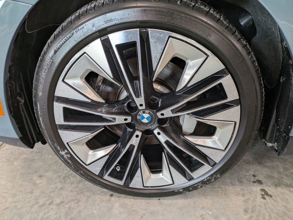 Certified 2025 BMW 530i xDrive w/ Premium Package image 9