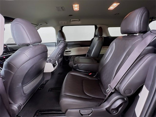 Used 2024 Kia Carnival LX image 22