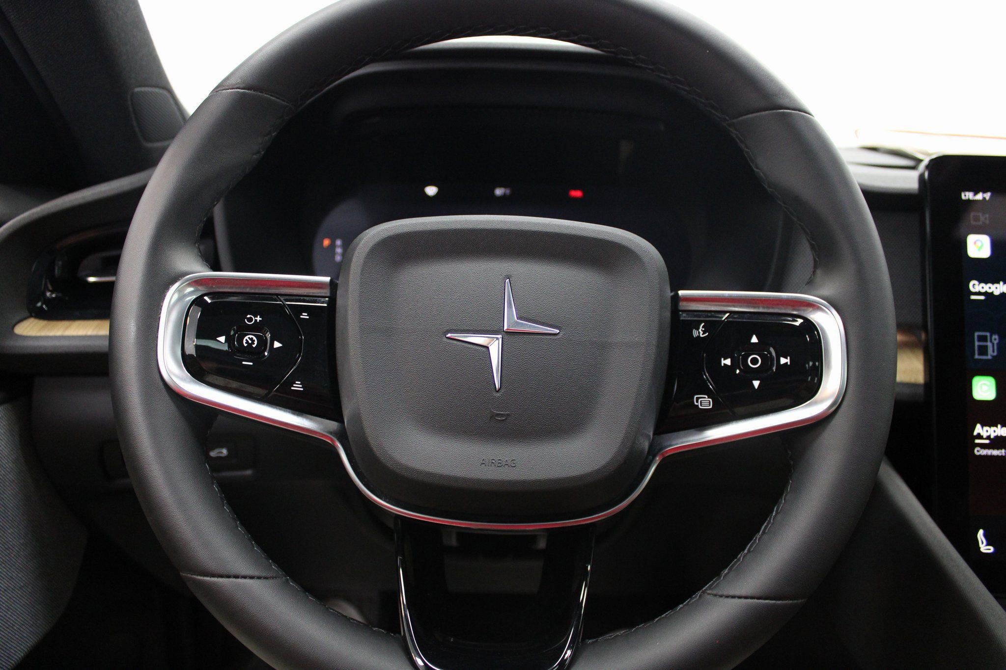 Used 2021 Polestar Polestar 2 image 35