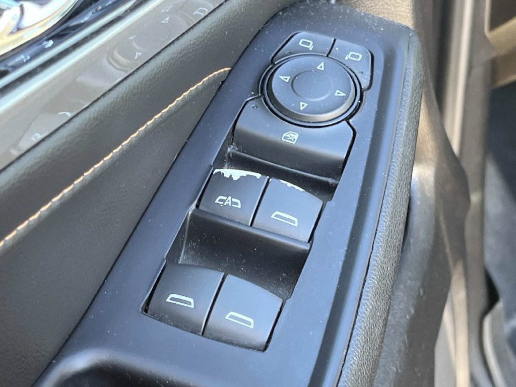 Used 2018 Chevrolet Traverse LT w/ LPO, 'HIT The Road' Package FWD image 33