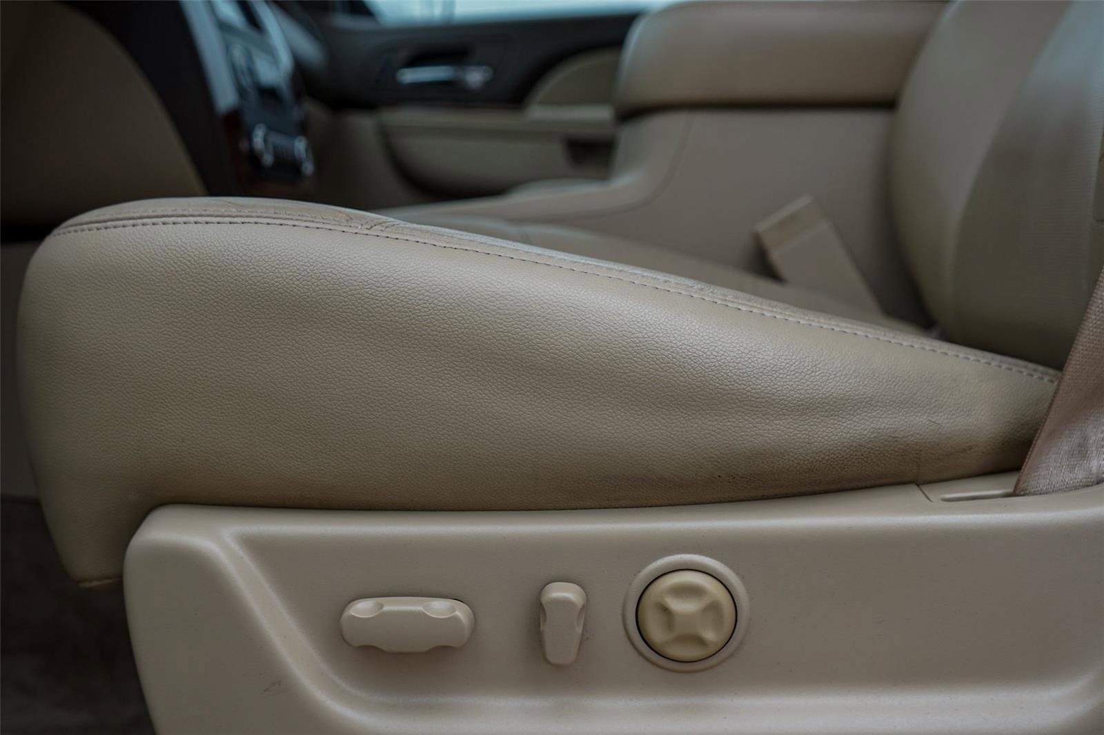 Used 2011 Chevrolet Tahoe LTZ RWD image 20