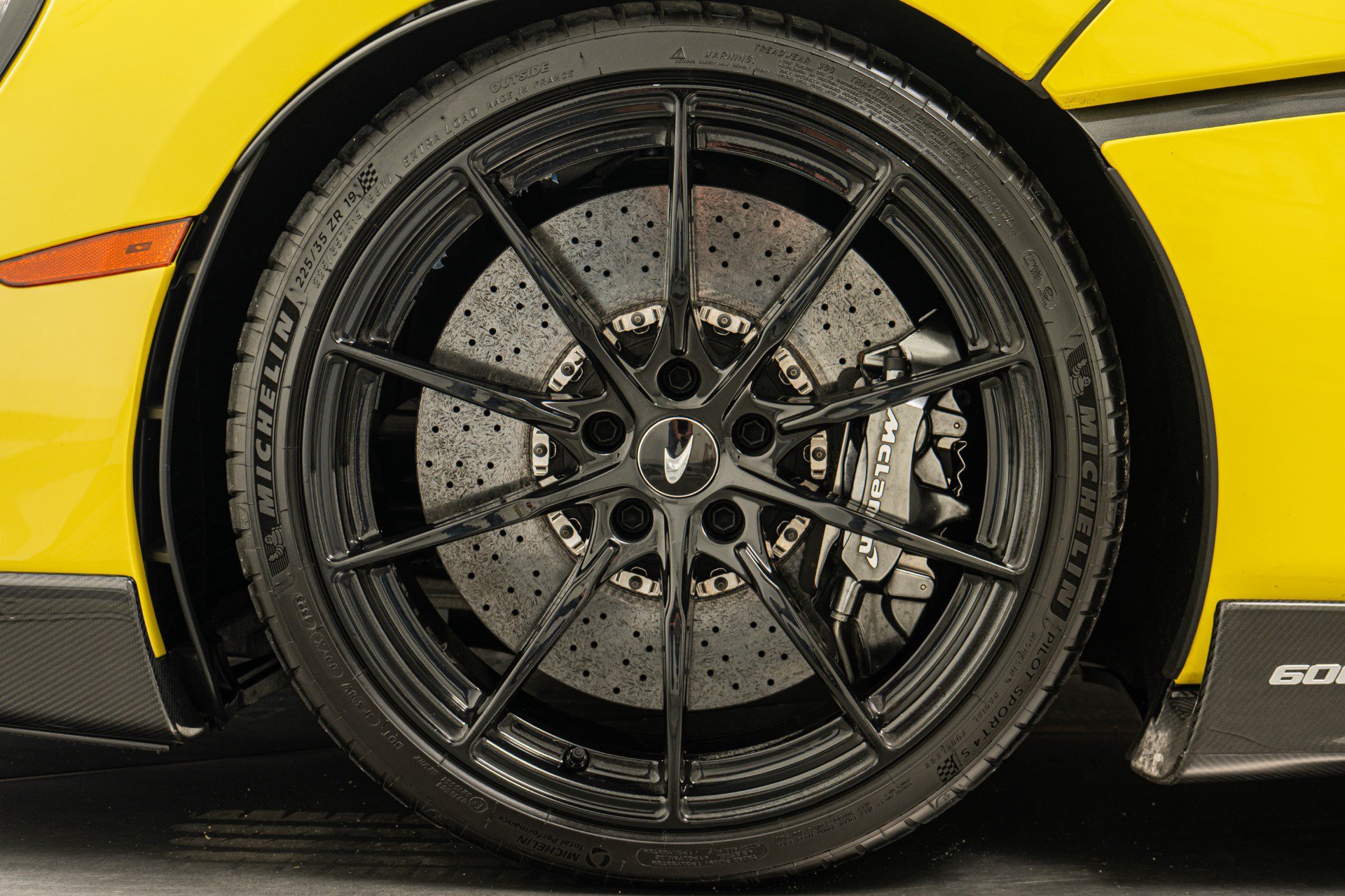 Used 2019 McLaren 600LT RWD image 10