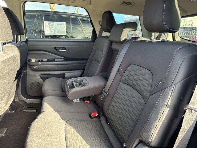 Used 2022 Nissan Pathfinder SV image 15
