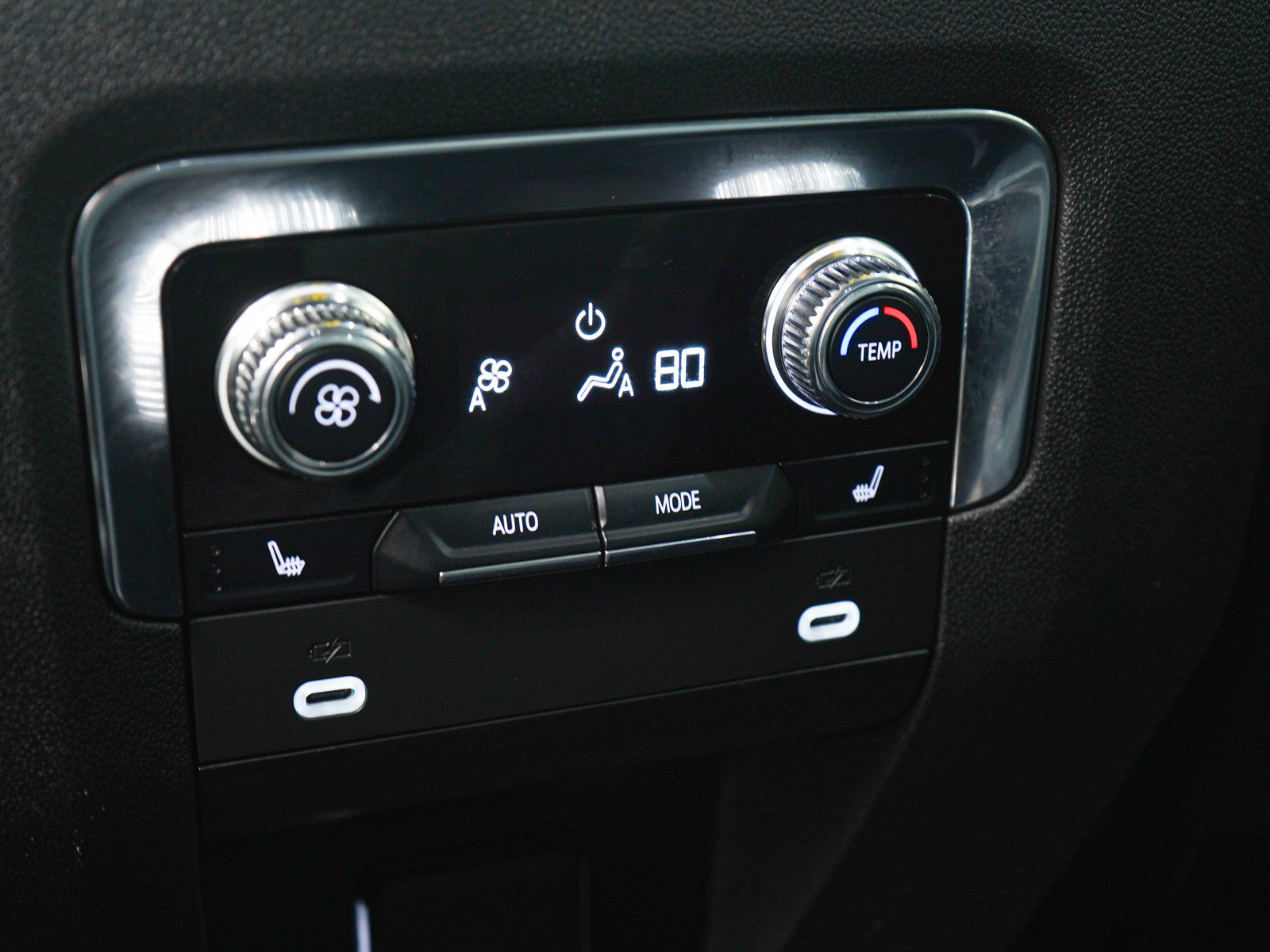 Used 2023 GMC Yukon XL SLT image 23