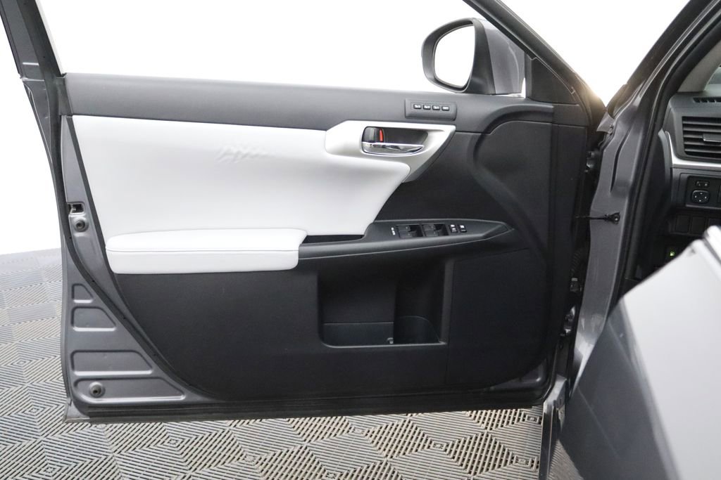 Used 2012 Lexus CT 200h Premium w/ Leather Pkg image 11