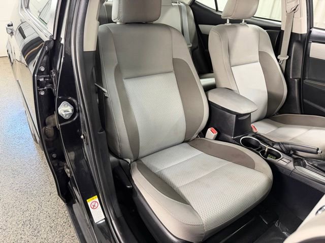 Used 2017 Toyota Corolla LE w/ Carpet Mat Package (TMS) FWD image 20