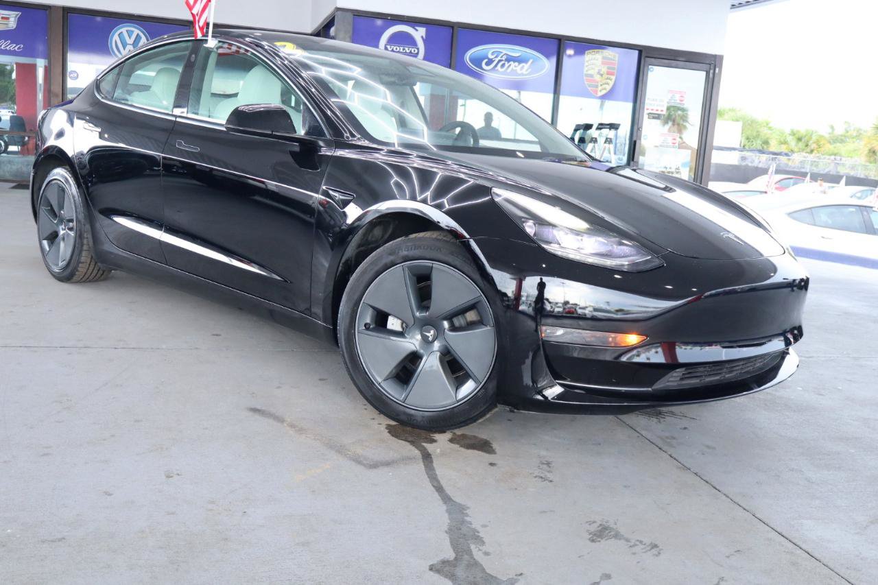Used 2023 Tesla Model 3 Standard Range RWD image 3