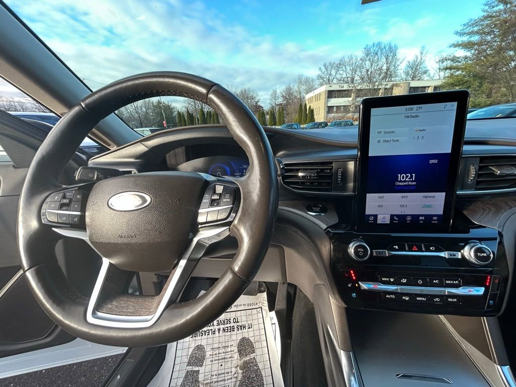 Certified 2022 Ford Explorer Platinum w/ Equipment Group 601A image 25
