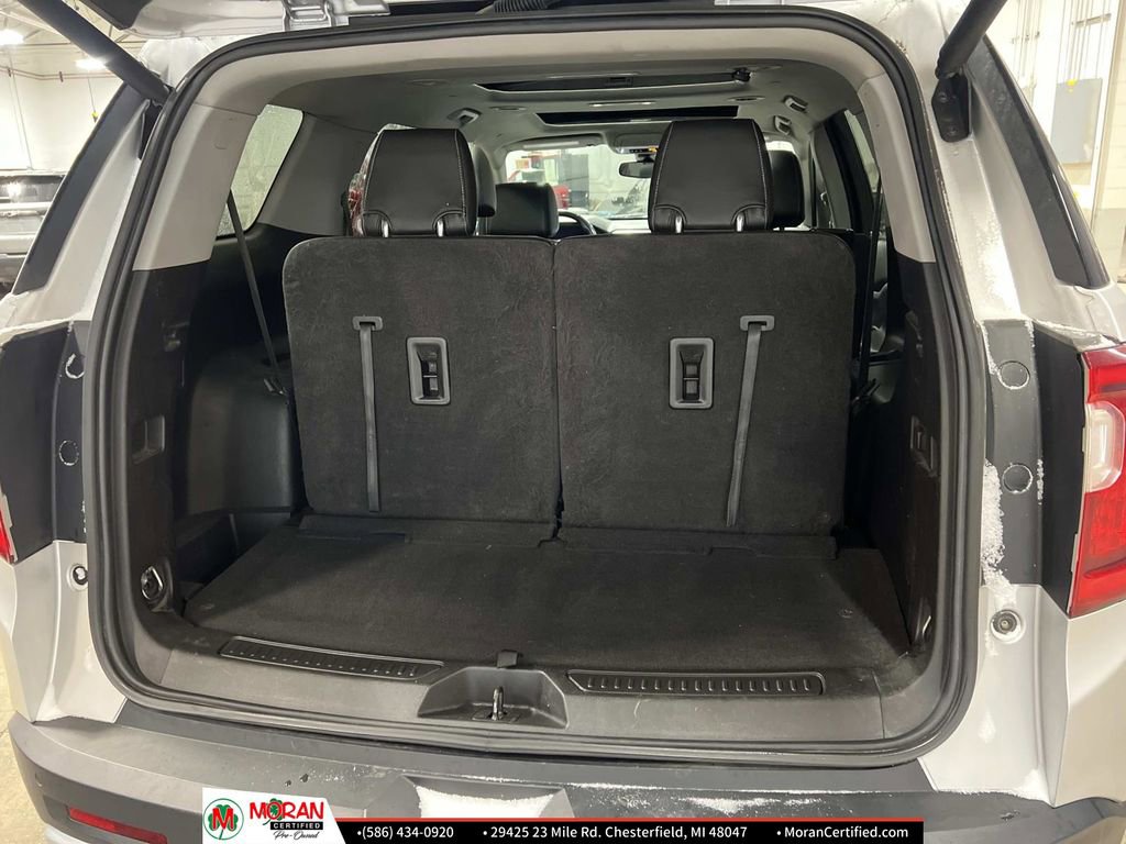 Used 2020 GMC Acadia SLT w/ Driver Alert Package II image 12