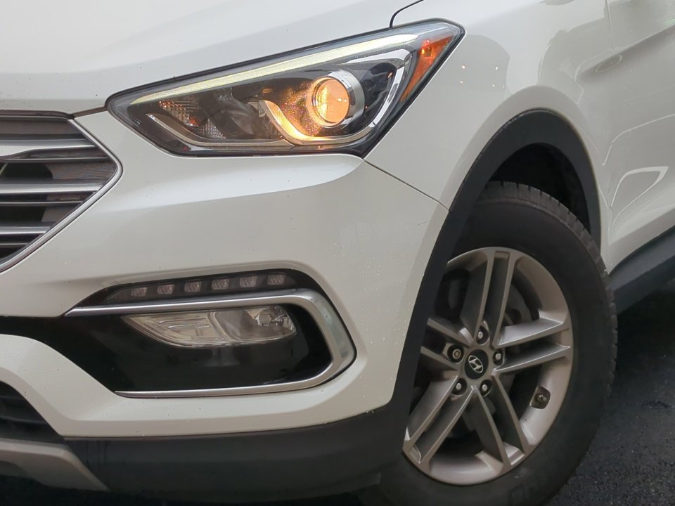 Used 2018 Hyundai Santa Fe Sport FWD image 20