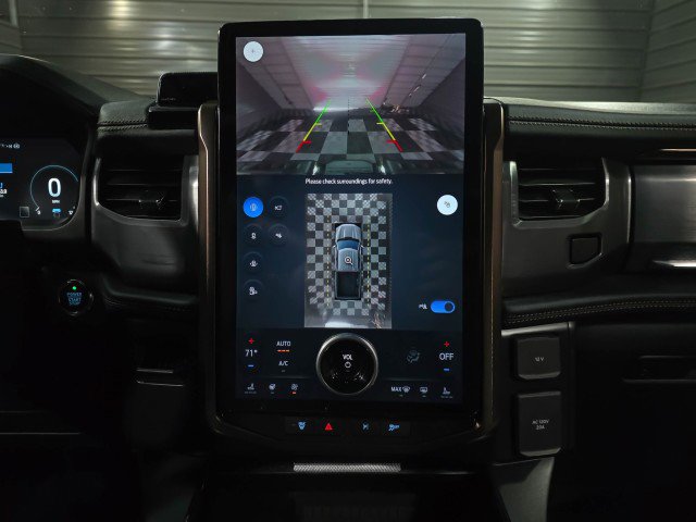 Used 2022 Ford F150 Lightning Lariat image 29