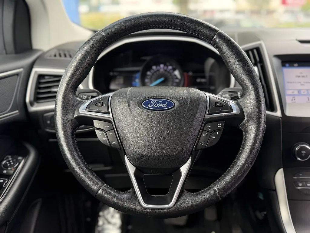 Used 2019 Ford Edge SEL w/ Equipment Group 201A AWD/4WD image 14
