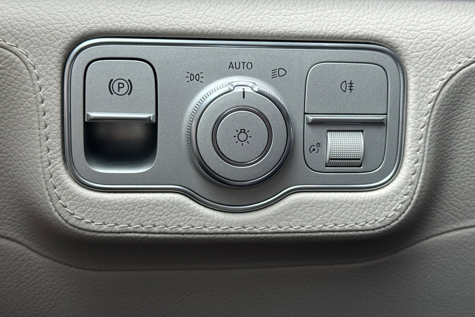 New 2026 Mercedes-Benz GLS 450 4MATIC image 35