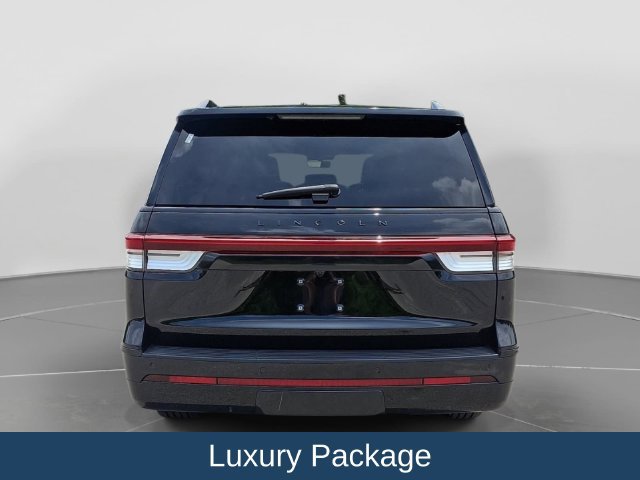 Used 2022 Lincoln Navigator L Reserve w/ Equipment Group 201A AWD/4WD image 6