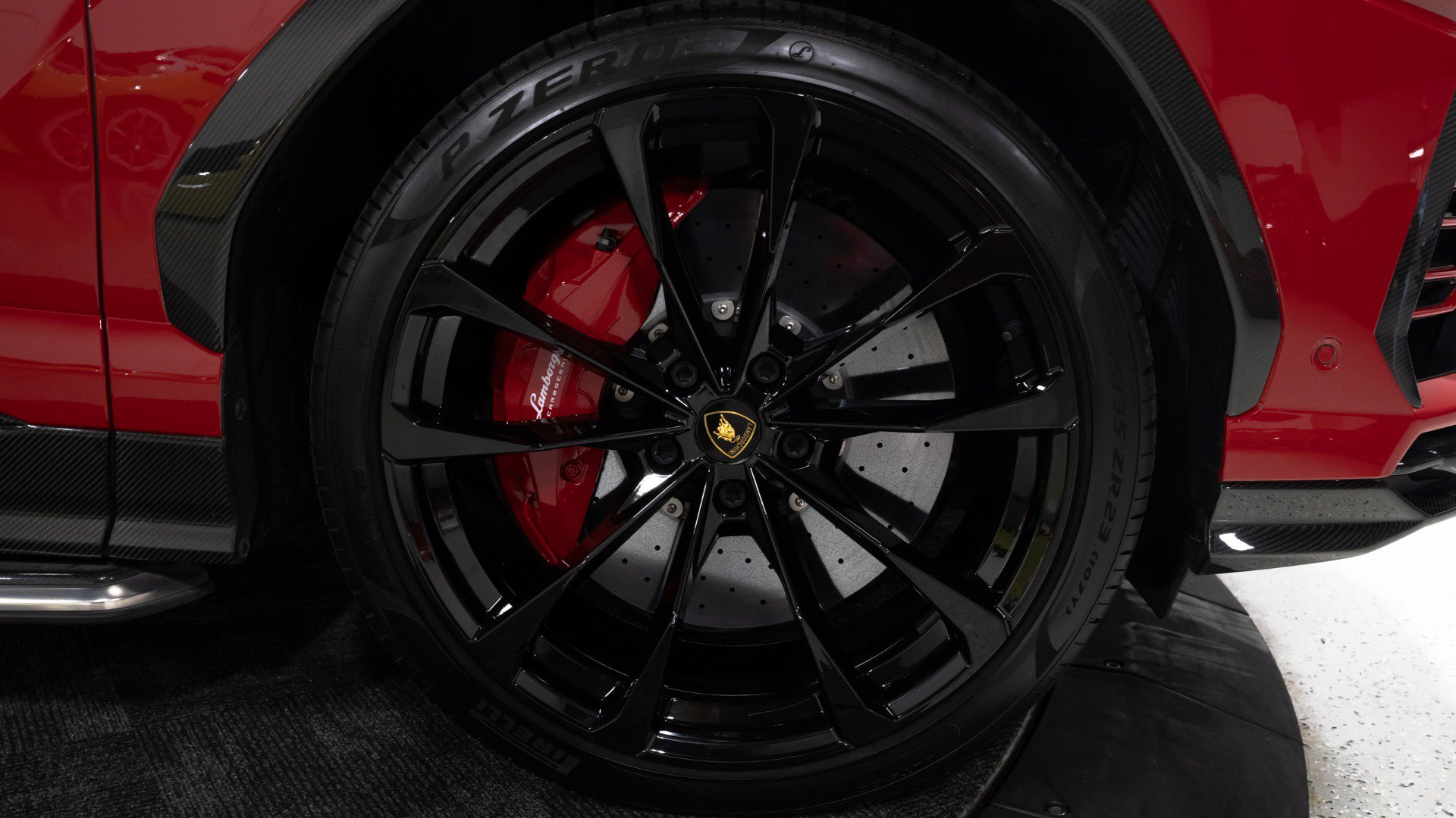 Used 2021 Lamborghini Urus AWD/4WD image 35