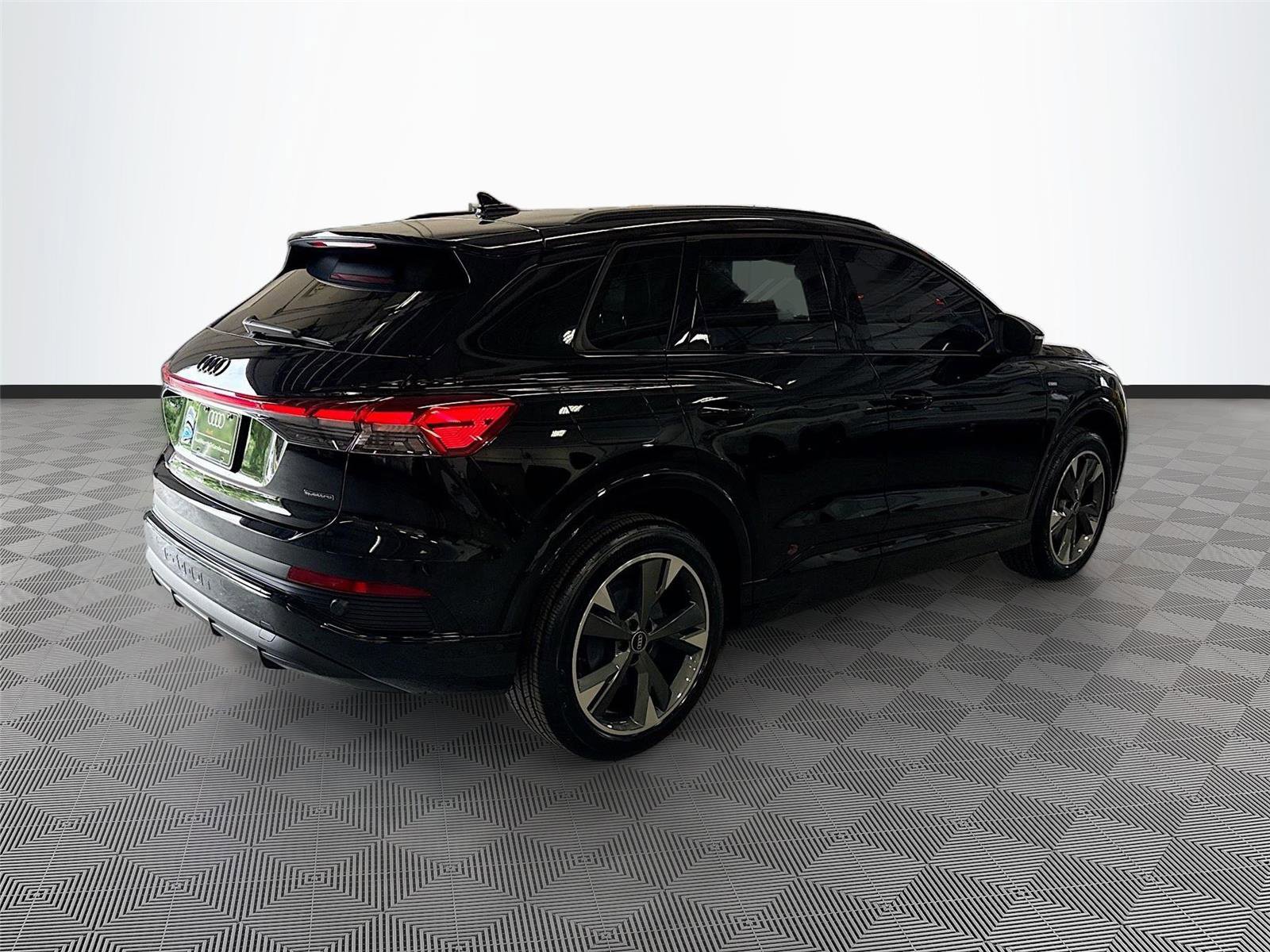Certified 2024 Audi Q4 e-tron Premium Plus AWD/4WD image 7