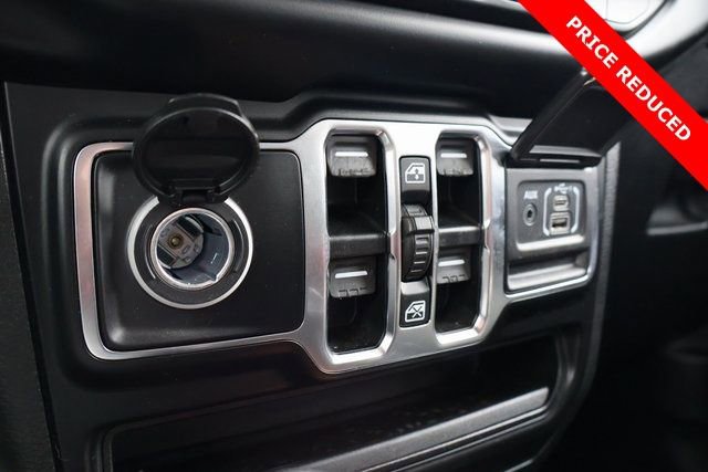 Used 2022 Jeep Wrangler Unlimited Sahara w/ Cold Weather Group image 28