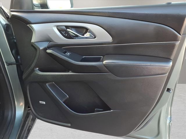 Used 2022 Chevrolet Traverse LT w/ LT Premium Package image 10