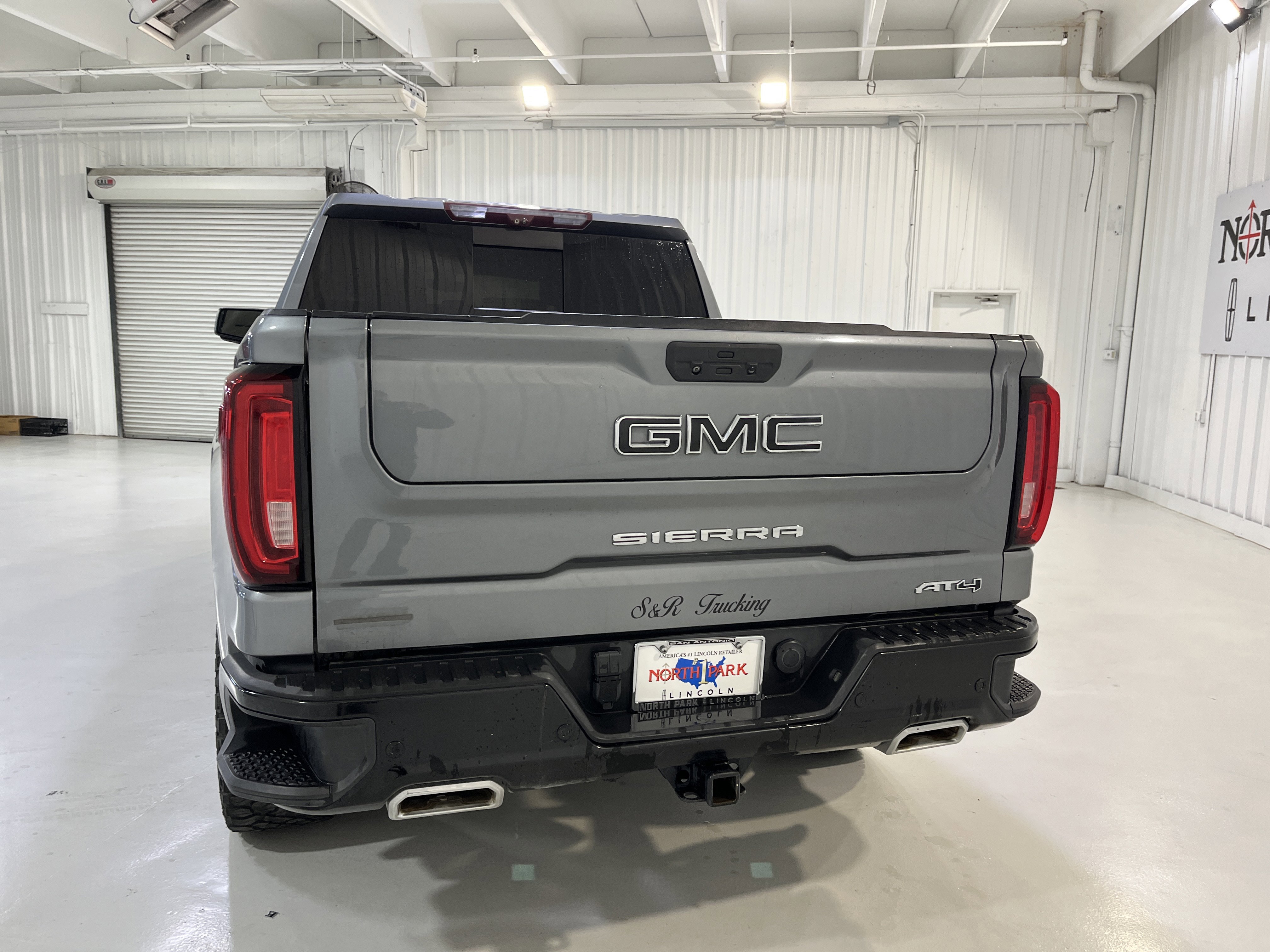 Used 2020 GMC Sierra 1500 AT4 w/ AT4 Premium Package image 4