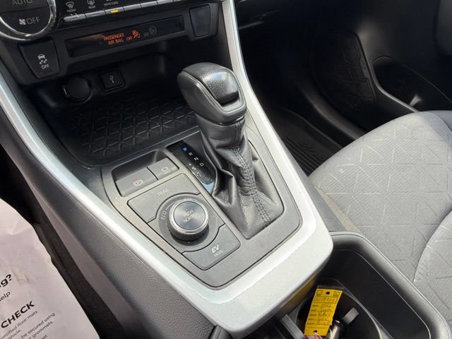 Used 2022 Toyota RAV4 XLE AWD/4WD image 20