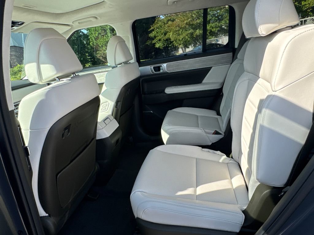 New 2025 Hyundai Santa Fe Calligraphy image 10